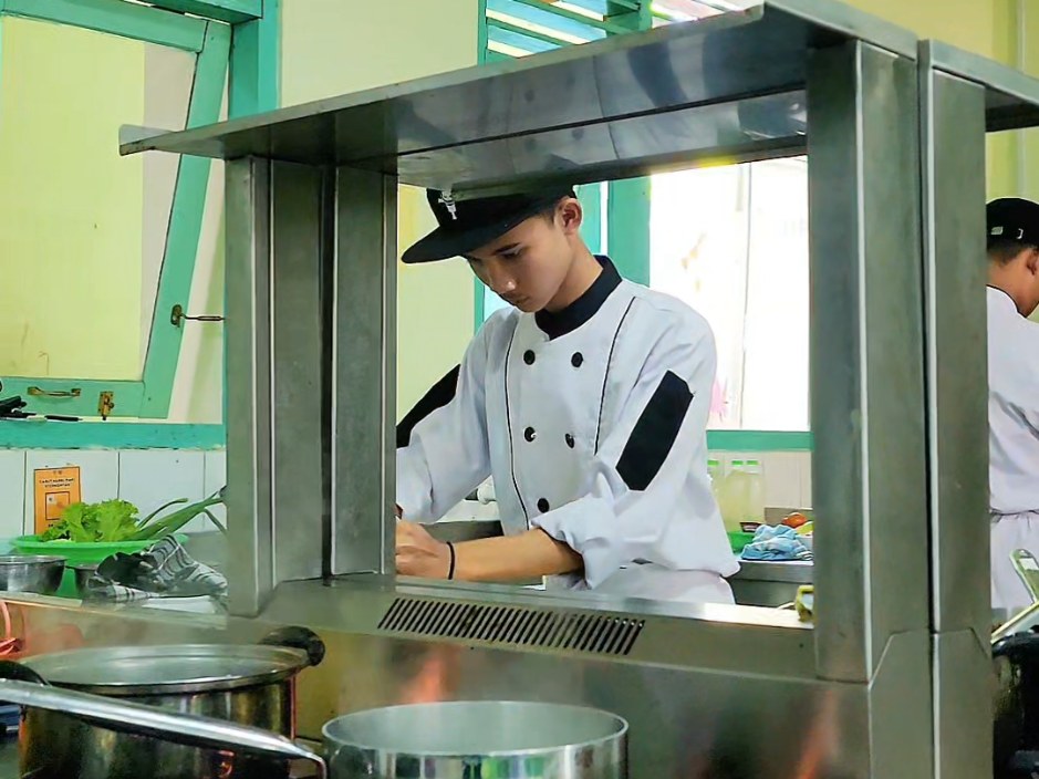 Praktik Kuliner SMKN 1 Sewon Siswa SMKN 1 Sewon praktik kuliner
